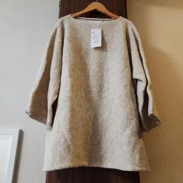 미사용 새상품 택 포함 에스오 SO 울 100% 니트 베이지