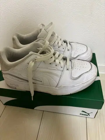 PUMA 화이트 스니커즈