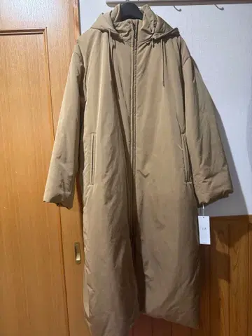 미사용 새상품 23구 롱 다운 자켓 후드 부착 베이지 40