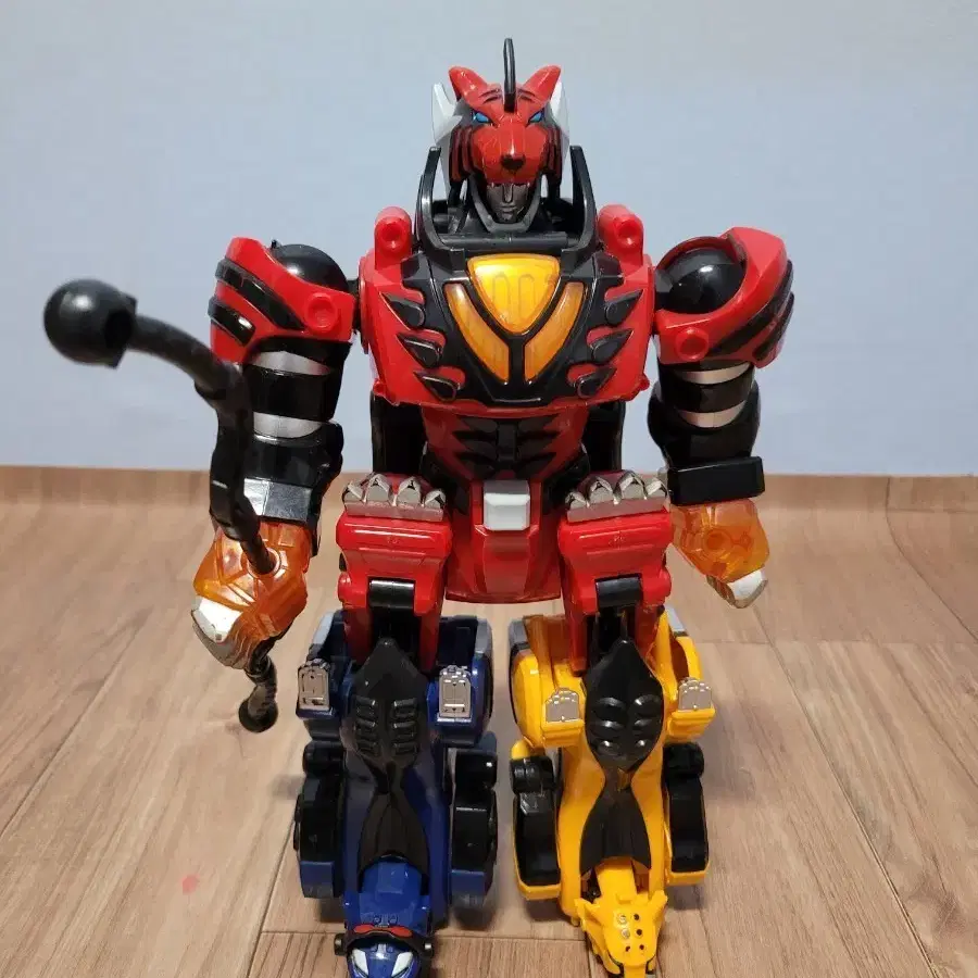 Quick sale]White Shield Squadron Gao Renjia Power Rangers Jungle Force  Weapon #파워레인저정글포스,#백수전대,#가오렌쟈,#정글포스,#백수전대가오렌쟈 on Bunjang Global Site.