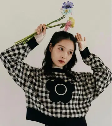 마리콴트 PUBLUX 체크 니트 맨투맨