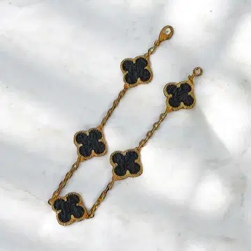 고품질 블랙 오닉스 x 골드 금장 장식 클로버 5연 팔찌