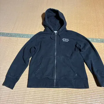 새터데이 뉴욕 후드티 블랙