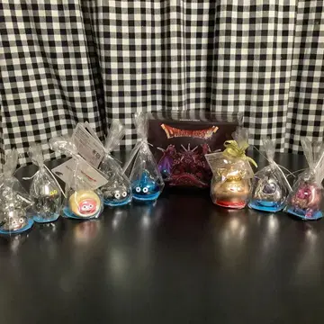 슬라임 피규어 8개 + 밀드라 스 35주년 기념 있음