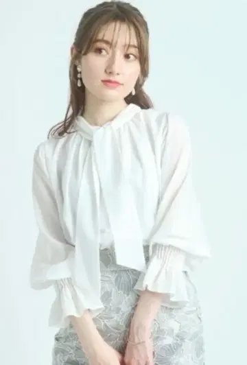 세탁 가능한 2WAY 보타이 조젯 블라우스 아푸와이저 리셰