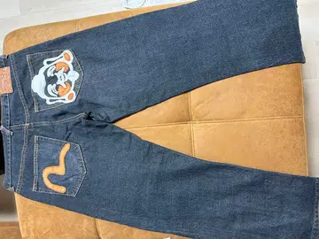 에비수풍 오렌지 자수 블랙 데님 팬츠