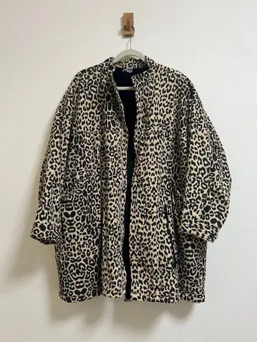 Mountain Mania 레오파드 무늬 모즈 코트