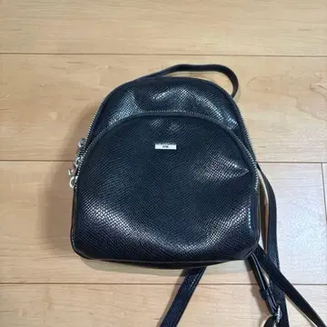 새상품급 [ GYDA ] 플레이트 메탈 미니 4way 백팩