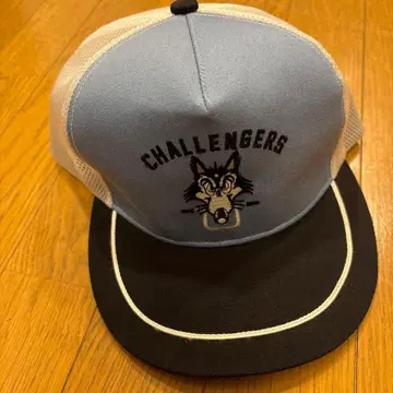 챌린저스 늑대 자수 캡