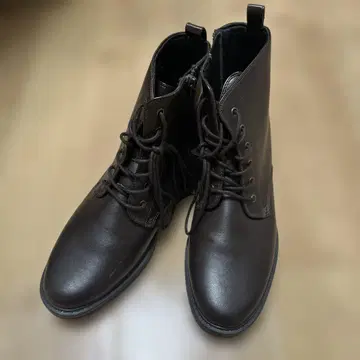 다크 브라운 부츠