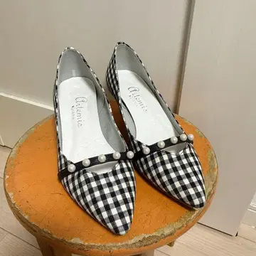 artemis by DIANA 펌프스 펄 스트랩 V컷 펌프스