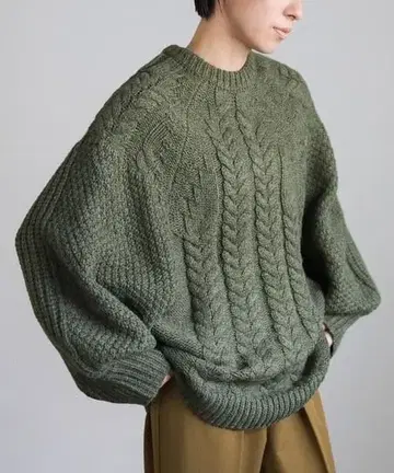올리브 그린 케이블 니트 스웨터 오버 사이즈 카키 볼륨 소매