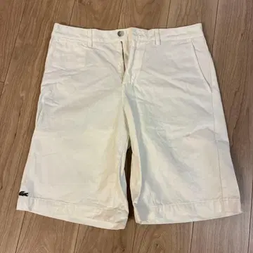 Lacoste 화이트 숏팬츠