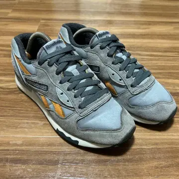 Reebok LX8500