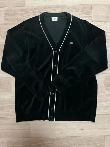 LACOSTE 블랙 벨벳 가디건