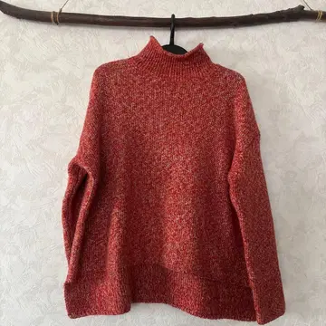 새상품급 터틀넥 스웨터 M~L RED 계열
