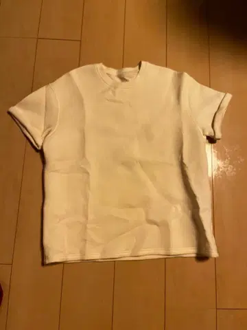 birthdaybash 종이상자 맨투맨 화이트