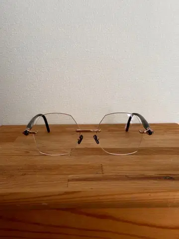 쿠보라움 메탈 프레임 안경 골드/블랙