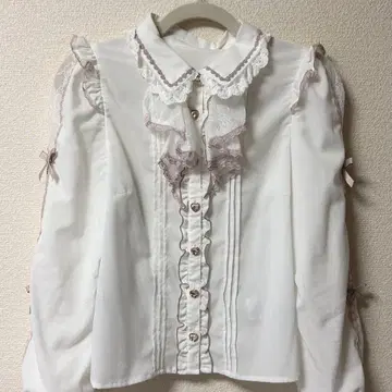 리즈리사 밀피유 프릴 블라우스