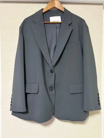 The Frankie Shop 그레이 테일러드 자켓
