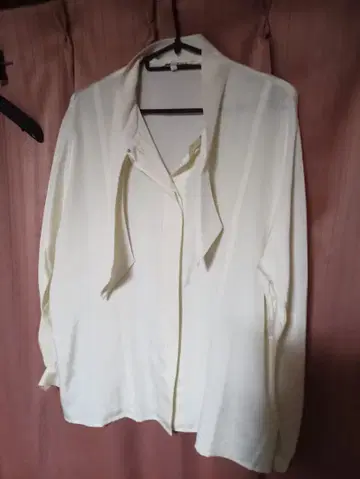 Pierre Cardin 피에르 가르뎅 청순하고 세련된 아이보리 긴팔