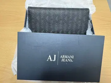 [1월 2일까지] Armani Jeans 블랙 장지갑