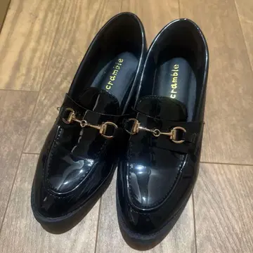 에나멜 로퍼 로우힐