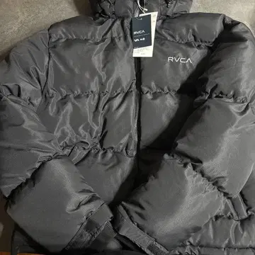 RVCA 블랙 후드 부착 다운 자켓