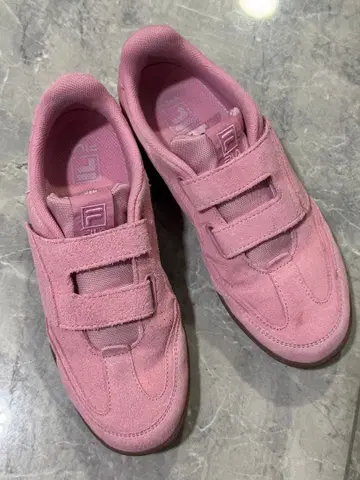 Fila 핑크 스웨이드 스니커즈 벨크로