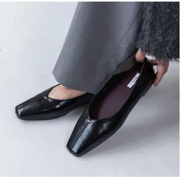 미사용 새상품 EVOL 로우힐 펌프스 블랙 스퀘어토 블랙 25cm