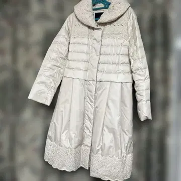 TO BE CHIC 화이트 레이스 장식 다운 자켓 빅 사이즈 44