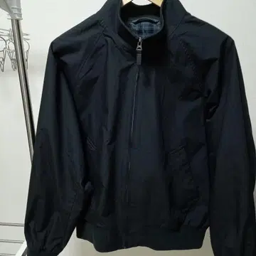 [컨디션 최상] UNIQLO 탄력 자켓 09 블랙 M 사이즈