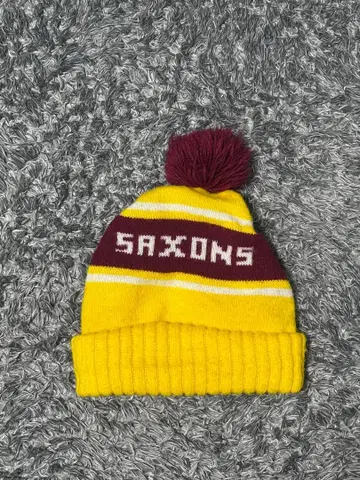 SAXONS 폼폼 포함 니트 모자