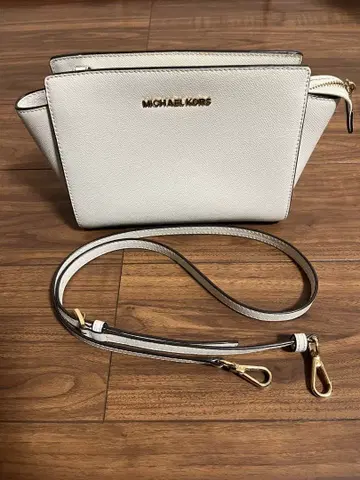 MICHAEL KORS 화이트 숄더백