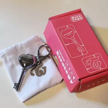 twice 팝업 서울 로고 키링