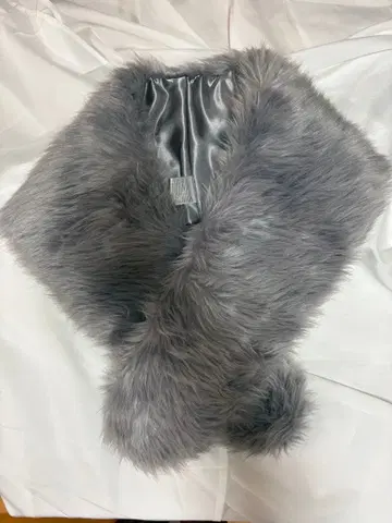 그레이 인조 모피 숄