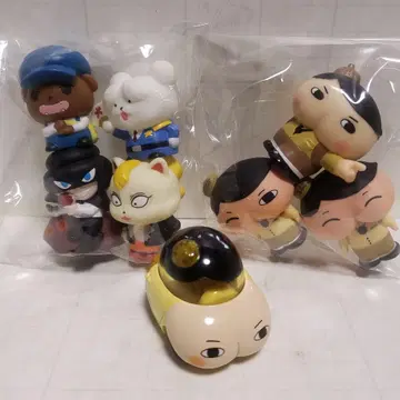 엉덩이 탐정 소프트 비닐 손가락 인형과 미니카 세트입니다.