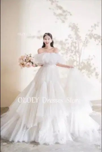 [ 가격 인하 가능 ] 화이트 오프숄더 웨딩 드레스 하츠코 엔도 풍