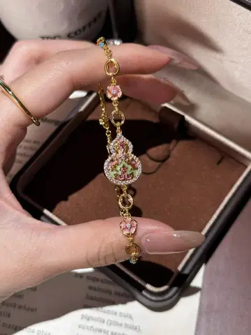 꽃 모티브 골드 팔찌와 목걸이 세트