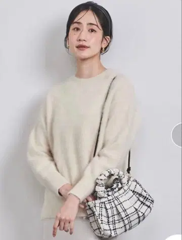 UNITED ARROWS 폭스 캐시미어 크루넥 니트 23FW