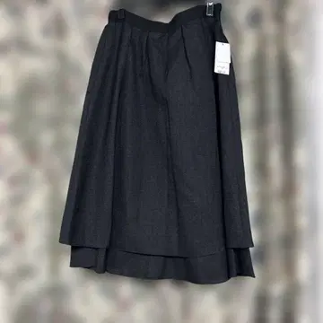 TO BE CHIC 다크 그레이 플리츠 스커트 44