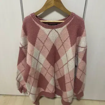 Heather 아가일 무늬 핑크 니트