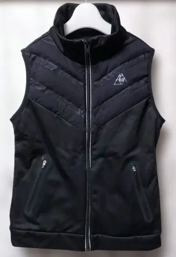 르꼬끄골프 스포츠 블랙 스탠드 카라 지퍼 베스트