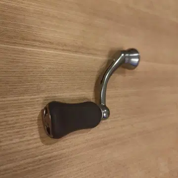 다이와 에어리티ST LT2000S-P 정품 핸들 2