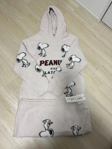 [ 젤라또피케 ] PEANUTS 스누피 후드 부착 룸웨어