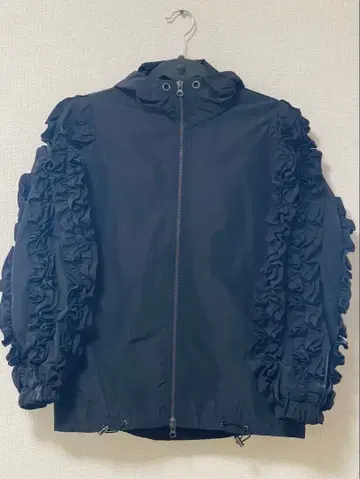 헤렌시아 프릴 블루종 코트 블랙