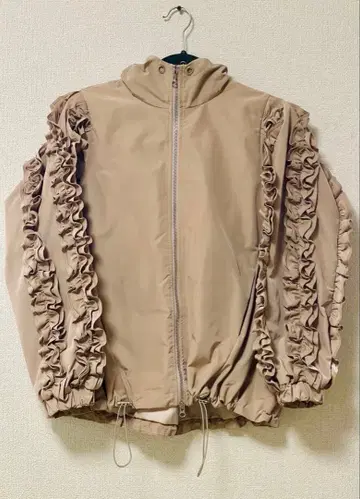 새상품급 헤렌치아 프릴 블루종 코트 베이지