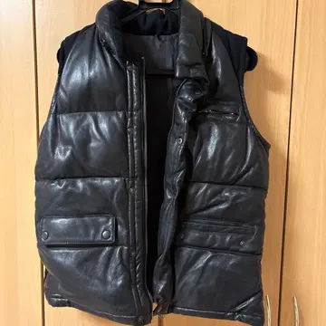 가죽 다운 베스트 블랙