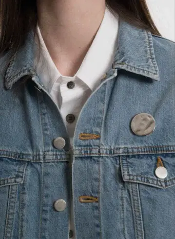 [단종품] AMBUSH 로고 핀 배지 2개 세트