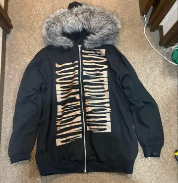 후드 부착 퍼 블랙 후드티